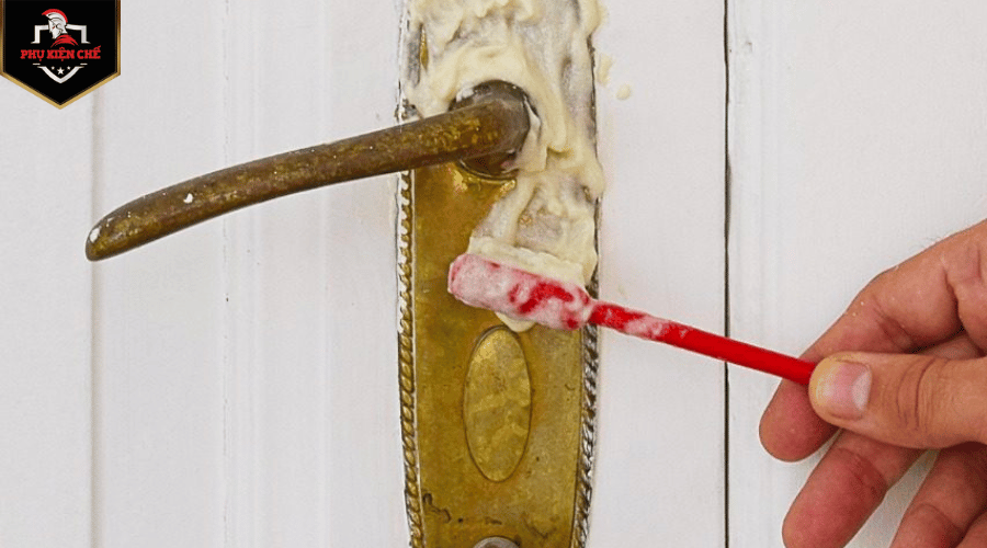 Cách bảo dưỡng tay nắm cửa sắt đẹp và hiệu qủa