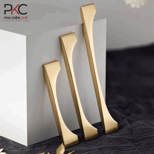 Tay Nắm Tủ Đồng Thau Vàng Bóng Hiện Đại Dáng Cong PKC153